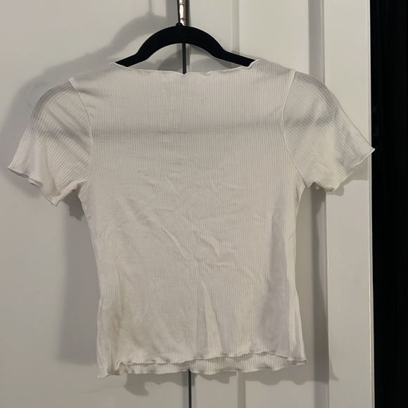 Pull&Bear White Ribbed Short Sleeve Crop Top with Scrunch Chest — Size L - Picture 5 of 6